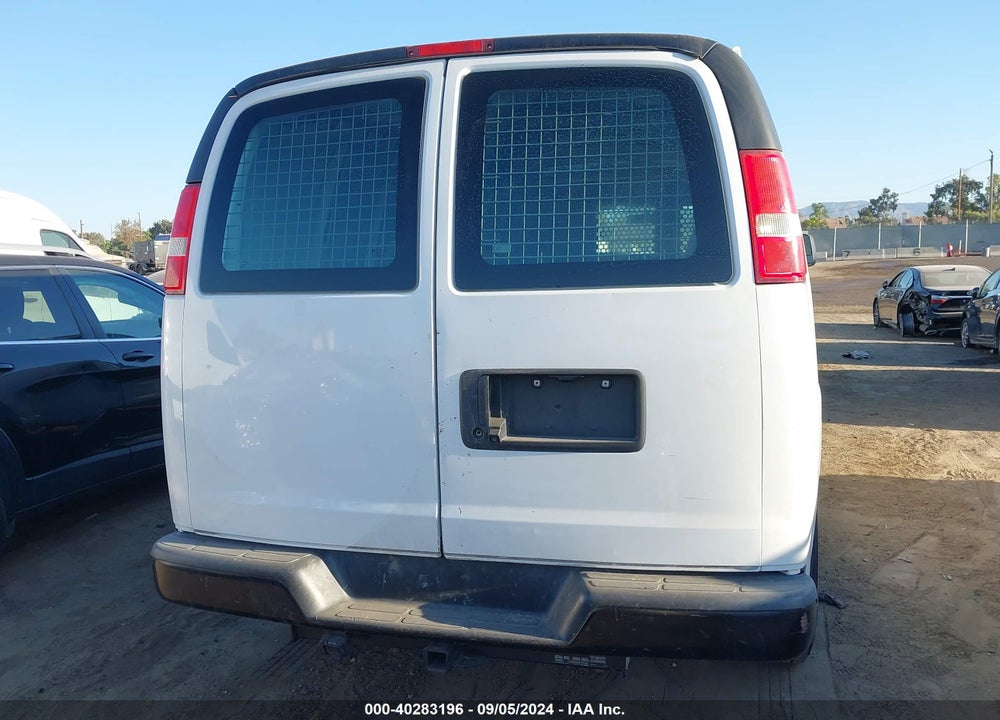 2018 CHEVROLET EXPRESS 2500 VIN: 1GCWGBFP2J1333818