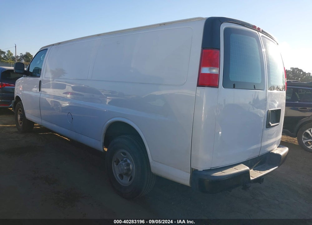 2018 CHEVROLET EXPRESS 2500 VIN: 1GCWGBFP2J1333818