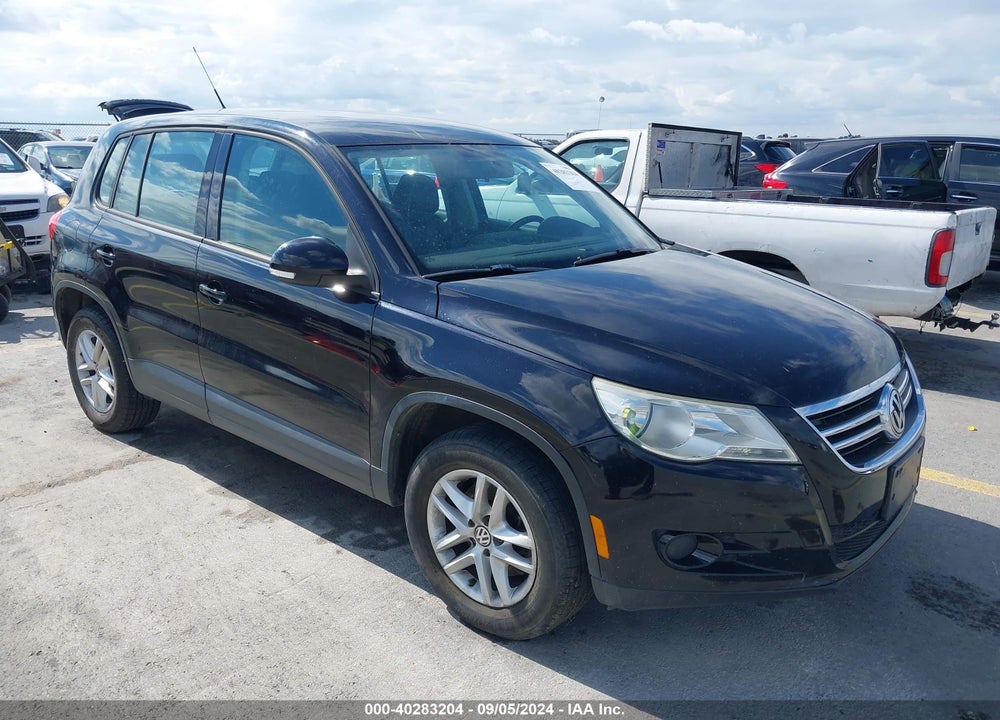 2011 VOLKSWAGEN TIGUAN S VIN: WVGAV7AX0BW549641