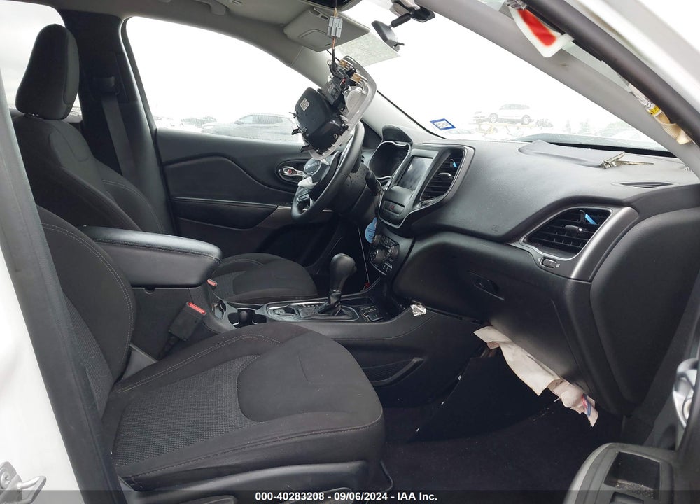 2019 JEEP CHEROKEE LATITUDE FWD VIN: 1C4PJLCB9KD176695
