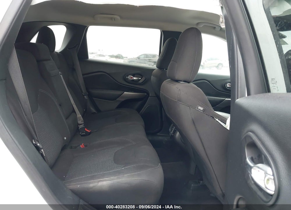 2019 JEEP CHEROKEE LATITUDE FWD VIN: 1C4PJLCB9KD176695