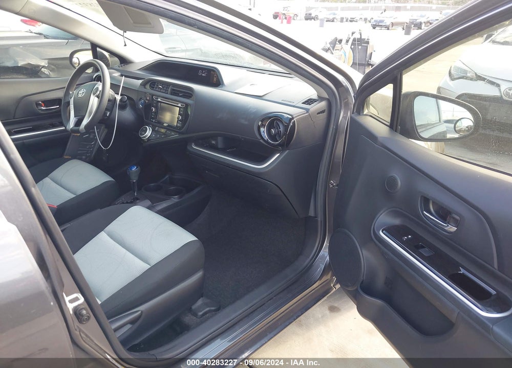 2015 TOYOTA PRIUS C THREE VIN: JTDKDTB34F1583049