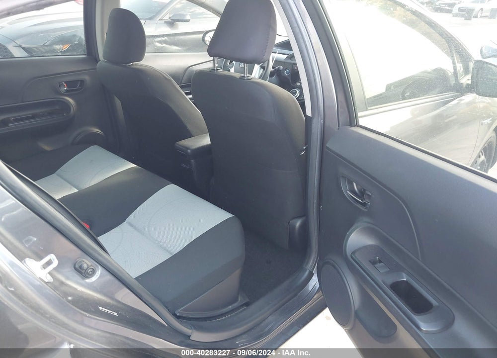 2015 TOYOTA PRIUS C THREE VIN: JTDKDTB34F1583049