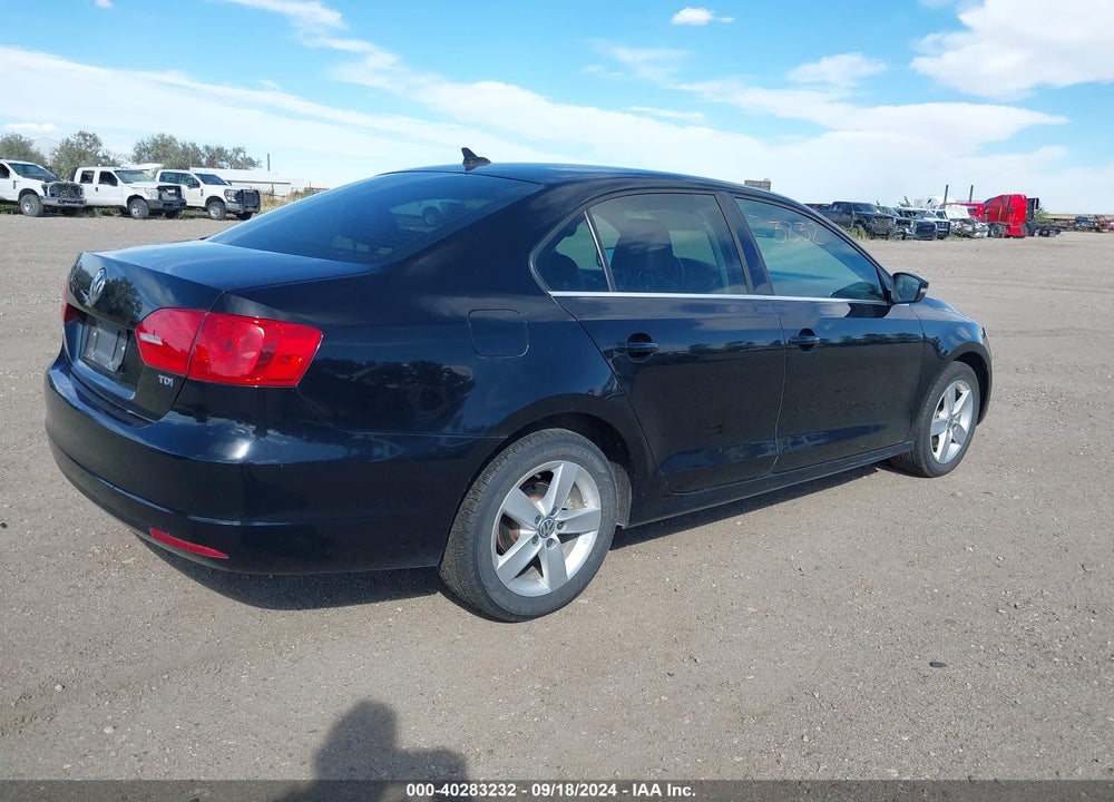 2013 VOLKSWAGEN JETTA 2.0L TDI VIN: 3VWLL7AJ0DM259866