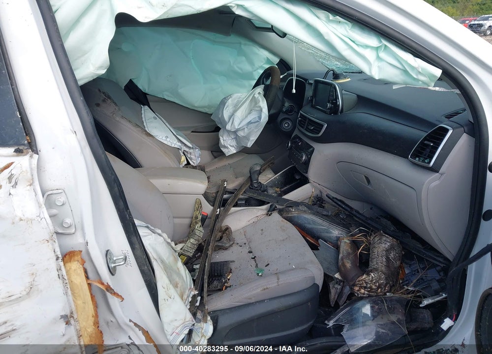 2019 HYUNDAI TUCSON SE VIN: KM8J2CA41KU912354