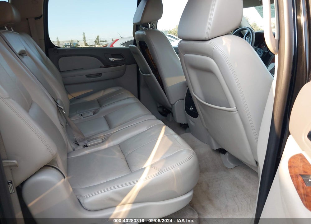 2007 CHEVROLET SUBURBAN 1500 LT VIN: 3GNFK16307G141286