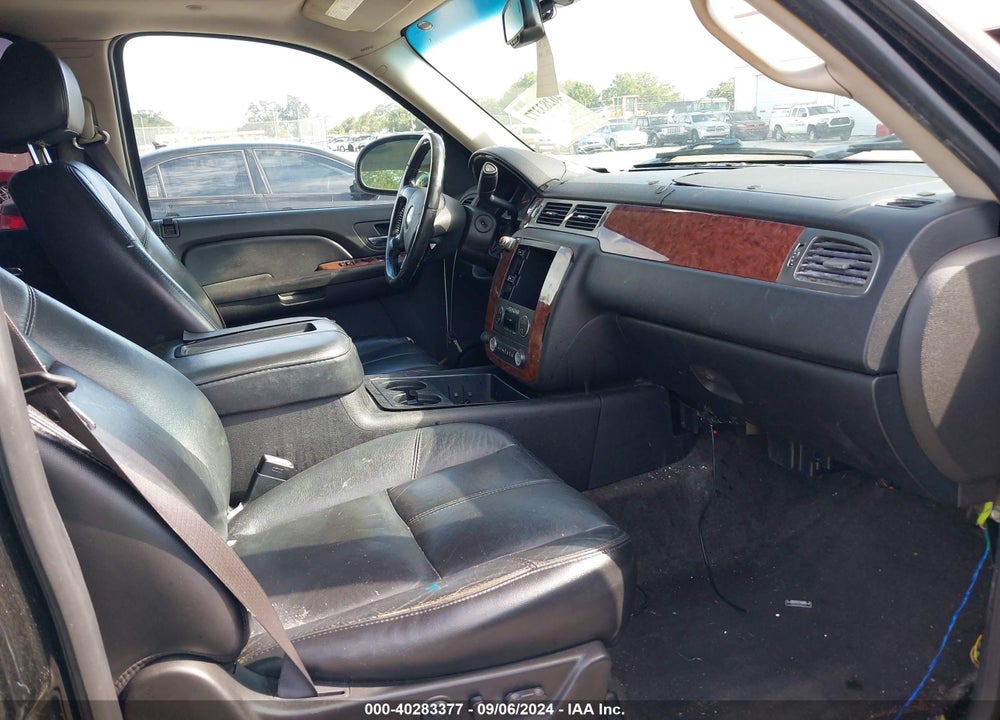 2007 CHEVROLET TAHOE LTZ VIN: 1GNFK13027R231825