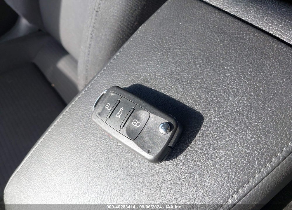 2015 VOLKSWAGEN JETTA 1.8T SE VIN: 3VWD17AJ7FM240843