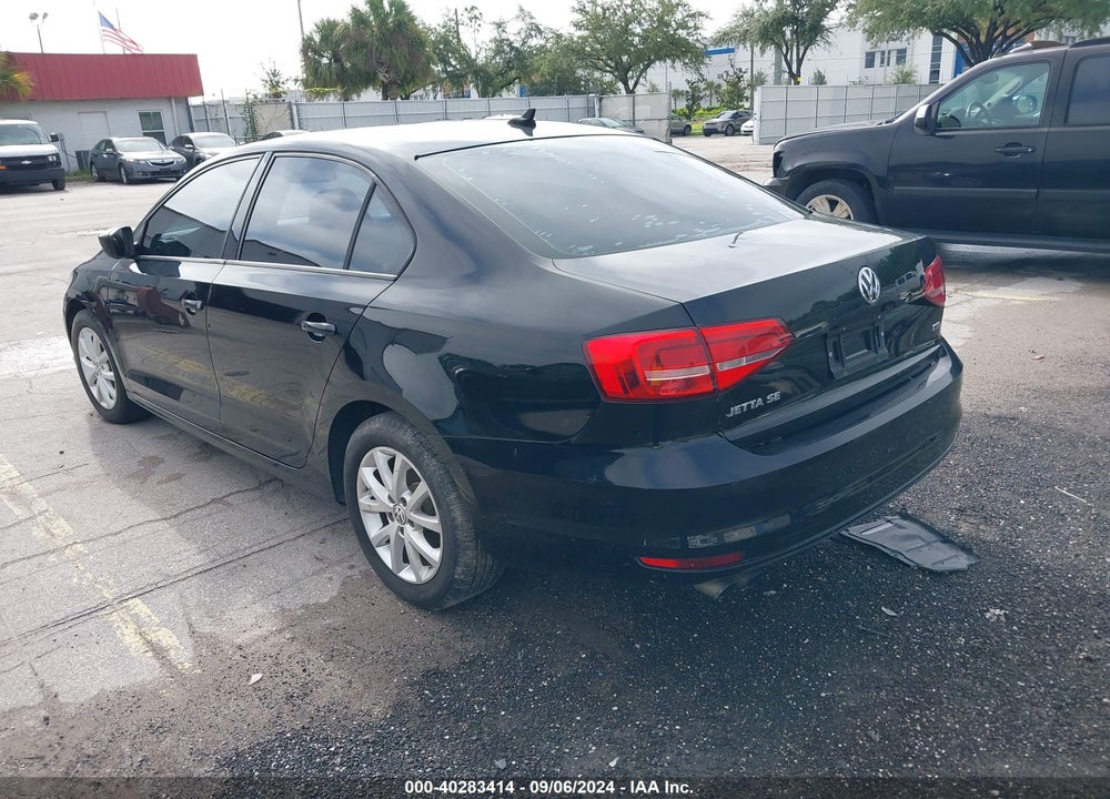 2015 VOLKSWAGEN JETTA 1.8T SE VIN: 3VWD17AJ7FM240843
