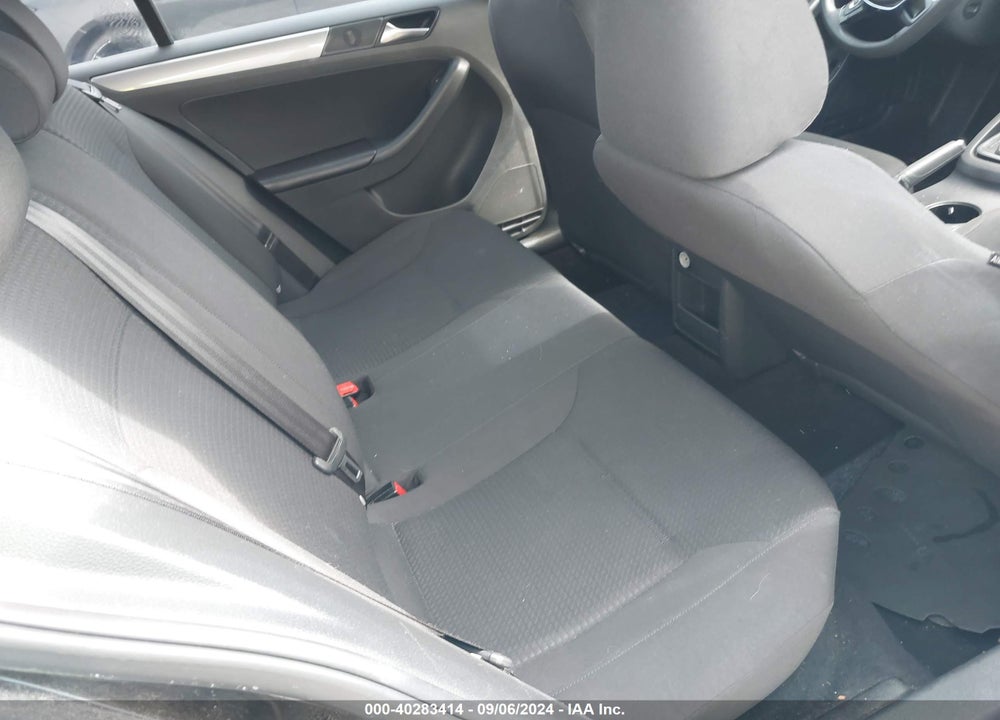 2015 VOLKSWAGEN JETTA 1.8T SE VIN: 3VWD17AJ7FM240843