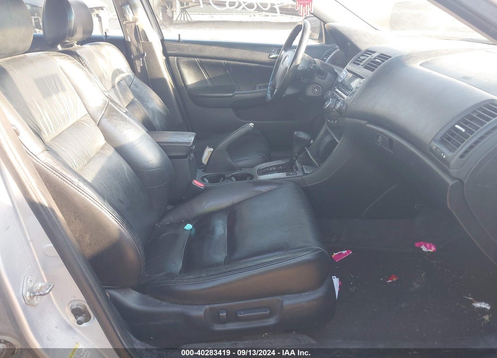 2005 HONDA ACCORD 3.0 EX VIN: 1HGCM66595A077122