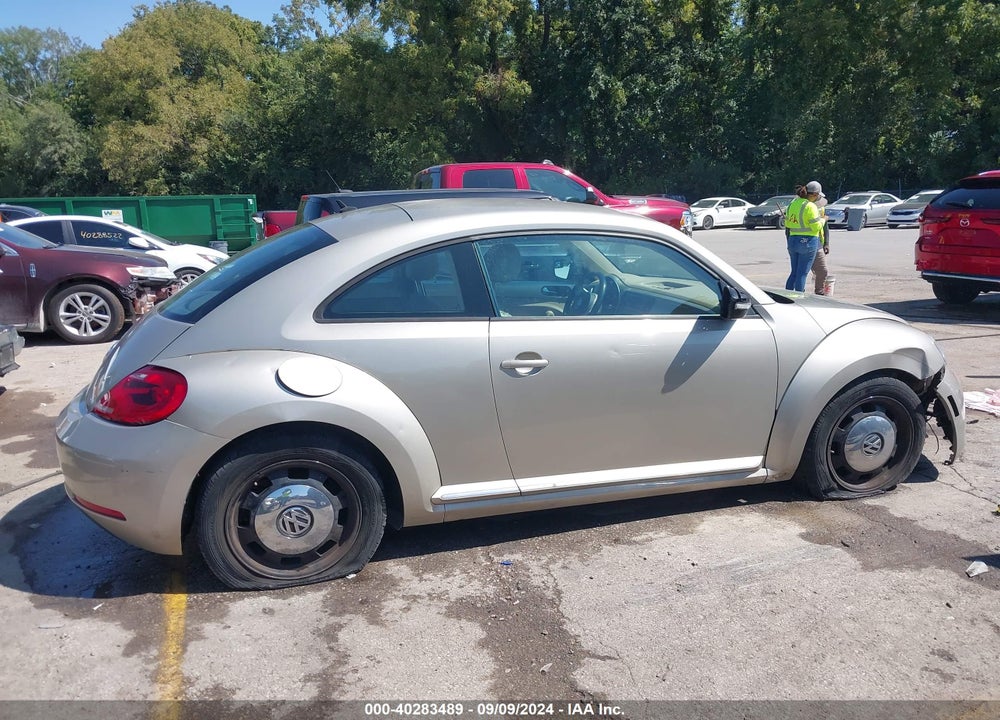 2013 VOLKSWAGEN BEETLE 2.5L VIN: 3VWJX7AT1DM679522