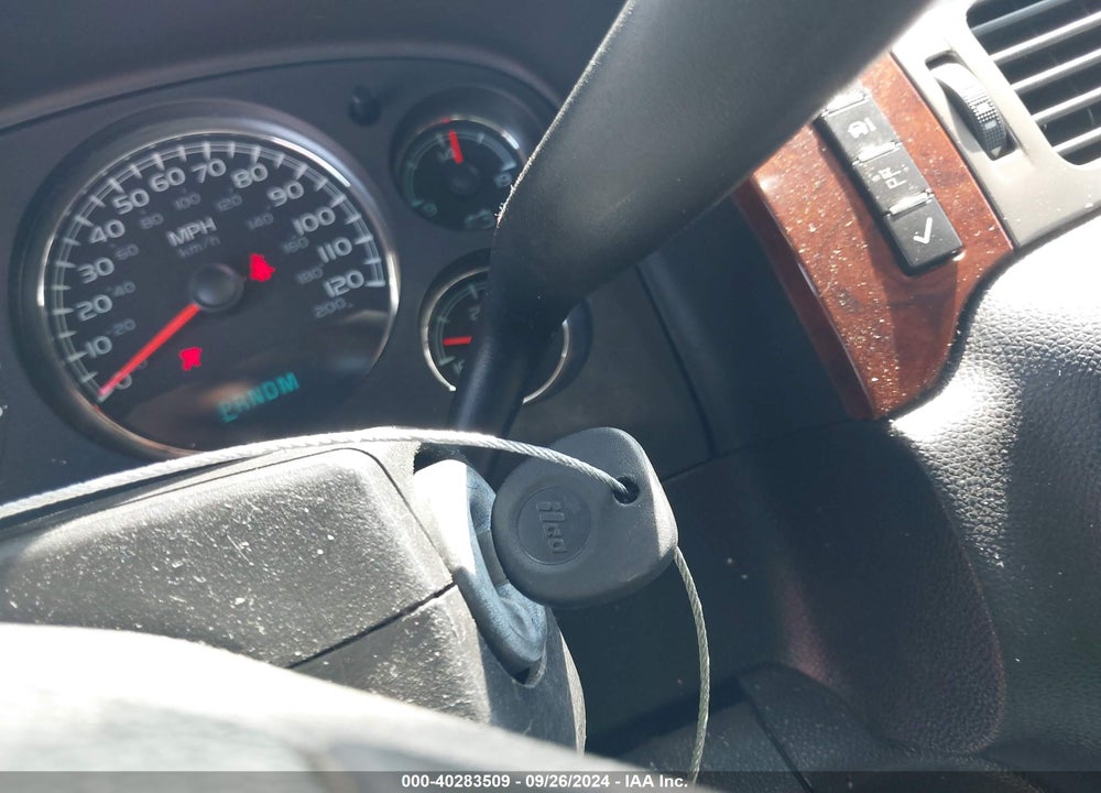 2010 CHEVROLET SUBURBAN 1500 LT1 VIN: 1GNUCJE00AR174307