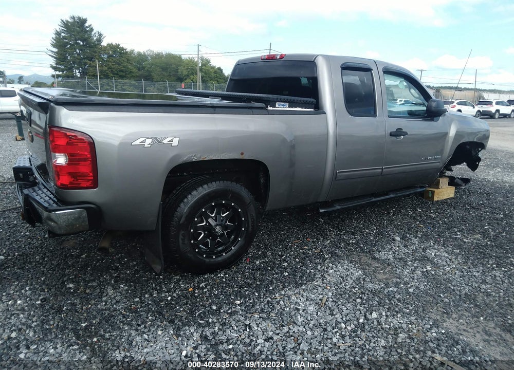 2013 CHEVROLET SILVERADO 1500 LT VIN: 1GCRKSEA2DZ313342