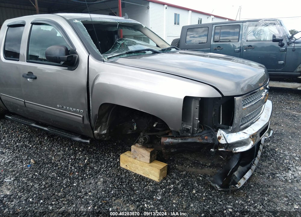 2013 CHEVROLET SILVERADO 1500 LT VIN: 1GCRKSEA2DZ313342