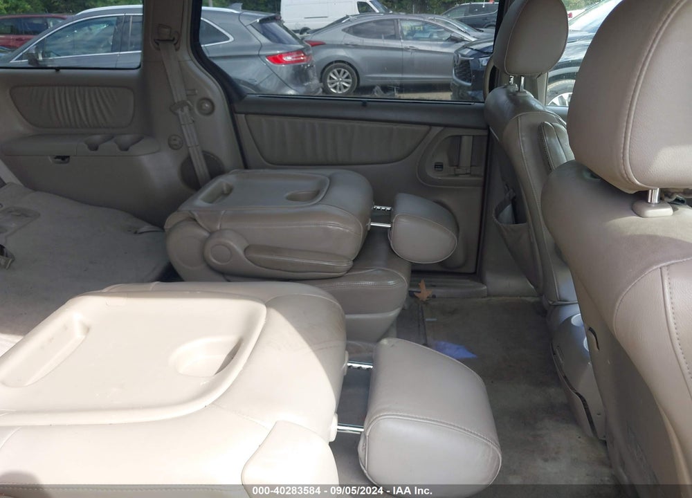 2004 TOYOTA SIENNA VIN: 5TDZA22C44S006443