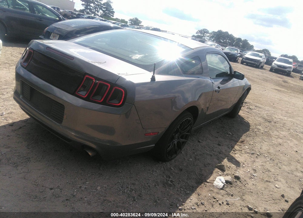 2014 FORD MUSTANG V6 VIN: 1ZVBP8AM0E5330040