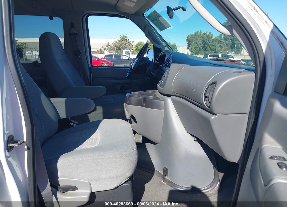 2006 FORD E-350 SUPER DUTY CHATEAU/XL/XLT VIN: 1FBNE31L96HA80981