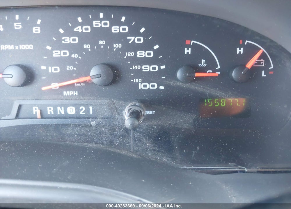 2006 FORD E-350 SUPER DUTY CHATEAU/XL/XLT VIN: 1FBNE31L96HA80981