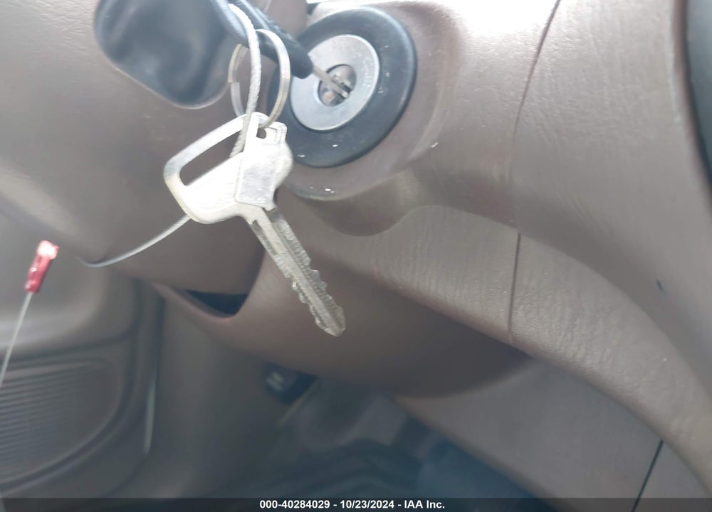 2004 TOYOTA TUNDRA VIN: 5TBJN32124S441704