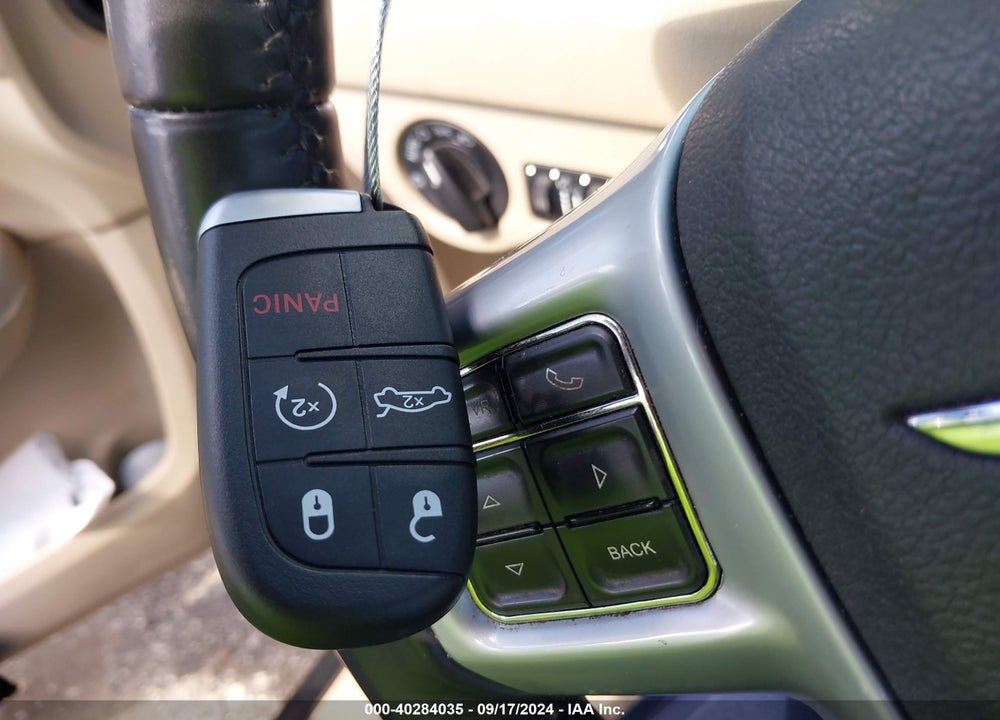2014 CHRYSLER 300 VIN: 2C3CCAAG4EH128061