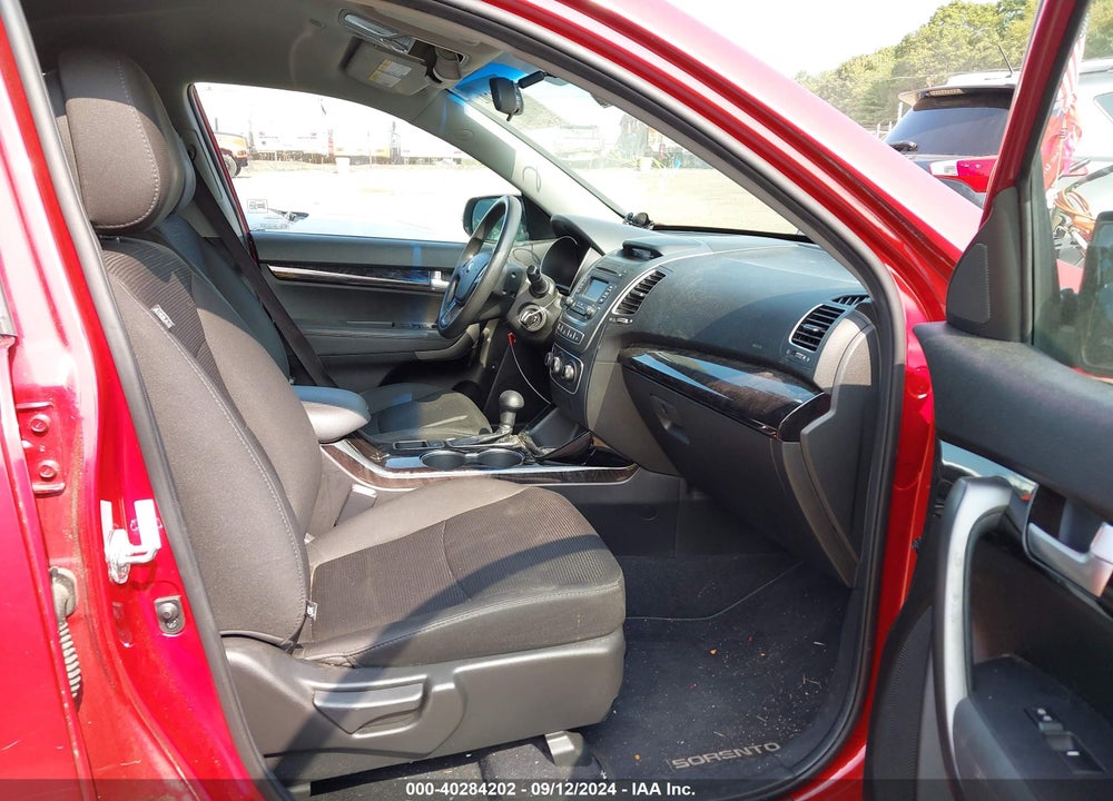 2014 KIA SORENTO LX VIN: 5XYKT3A66EG494872
