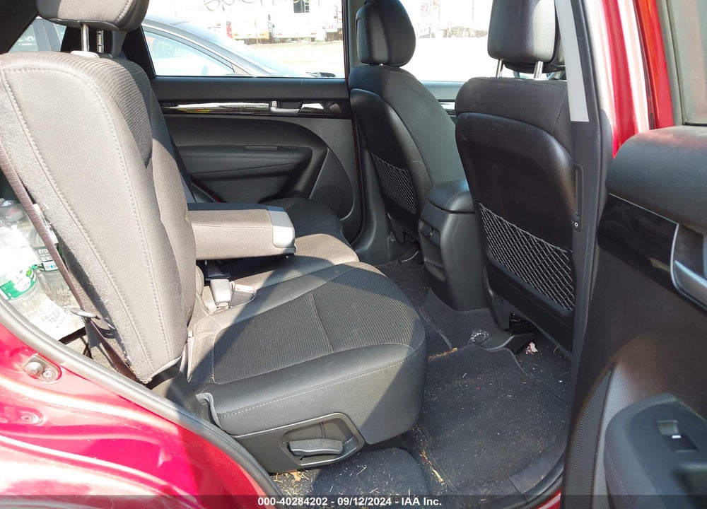 2014 KIA SORENTO LX VIN: 5XYKT3A66EG494872