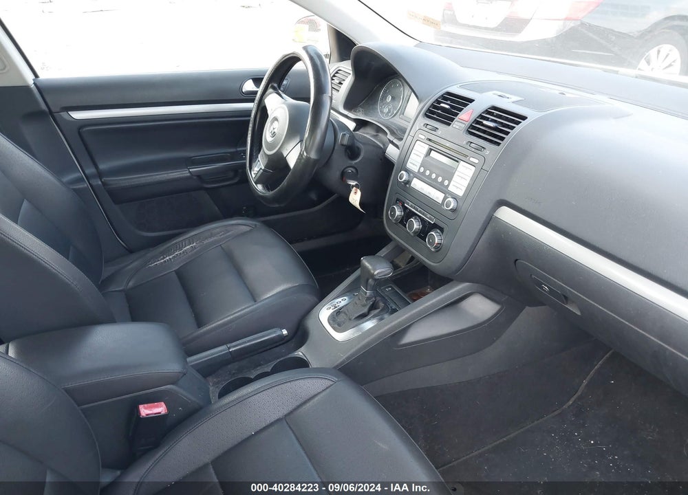 2010 VOLKSWAGEN JETTA LIMITED EDITION VIN: 3VWAZ7AJ1AM103921