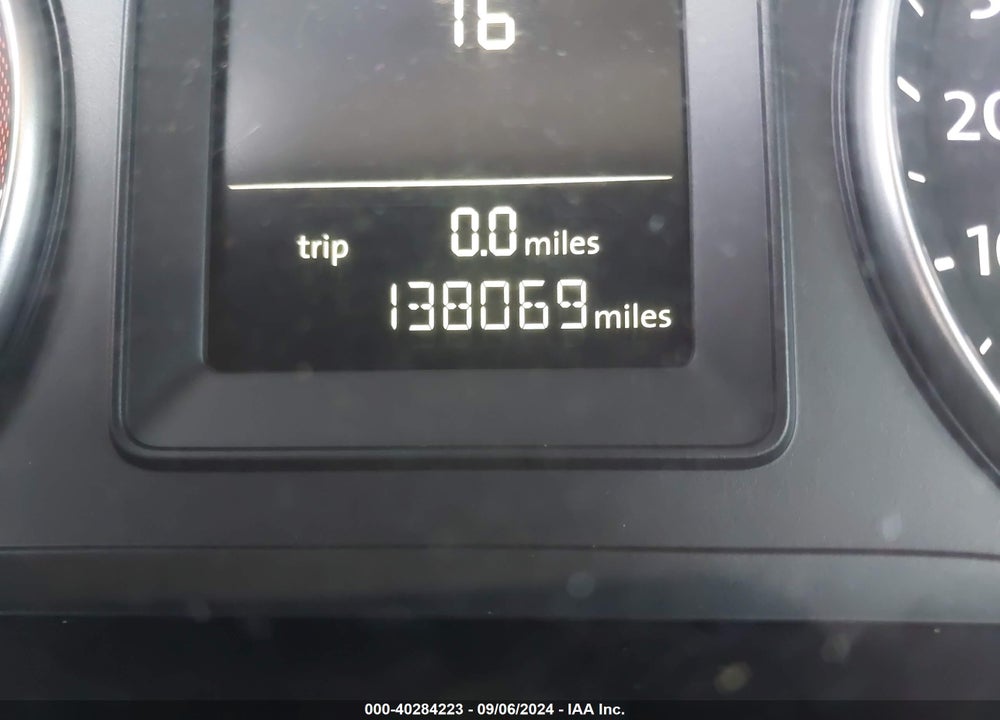 2010 VOLKSWAGEN JETTA LIMITED EDITION VIN: 3VWAZ7AJ1AM103921