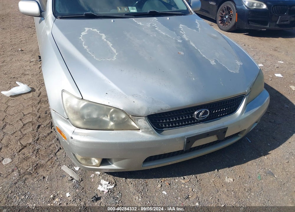 2002 LEXUS IS 300 VIN: JTHBD192120039723
