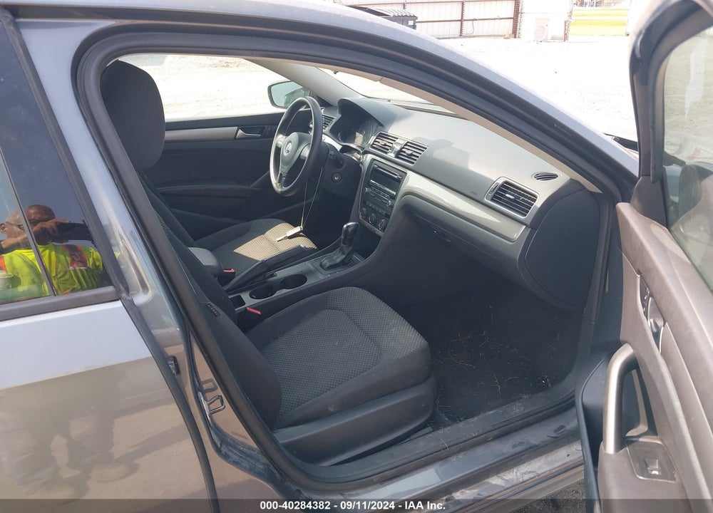 2013 VOLKSWAGEN PASSAT 2.5L S VIN: 1VWAP7A37DC004825