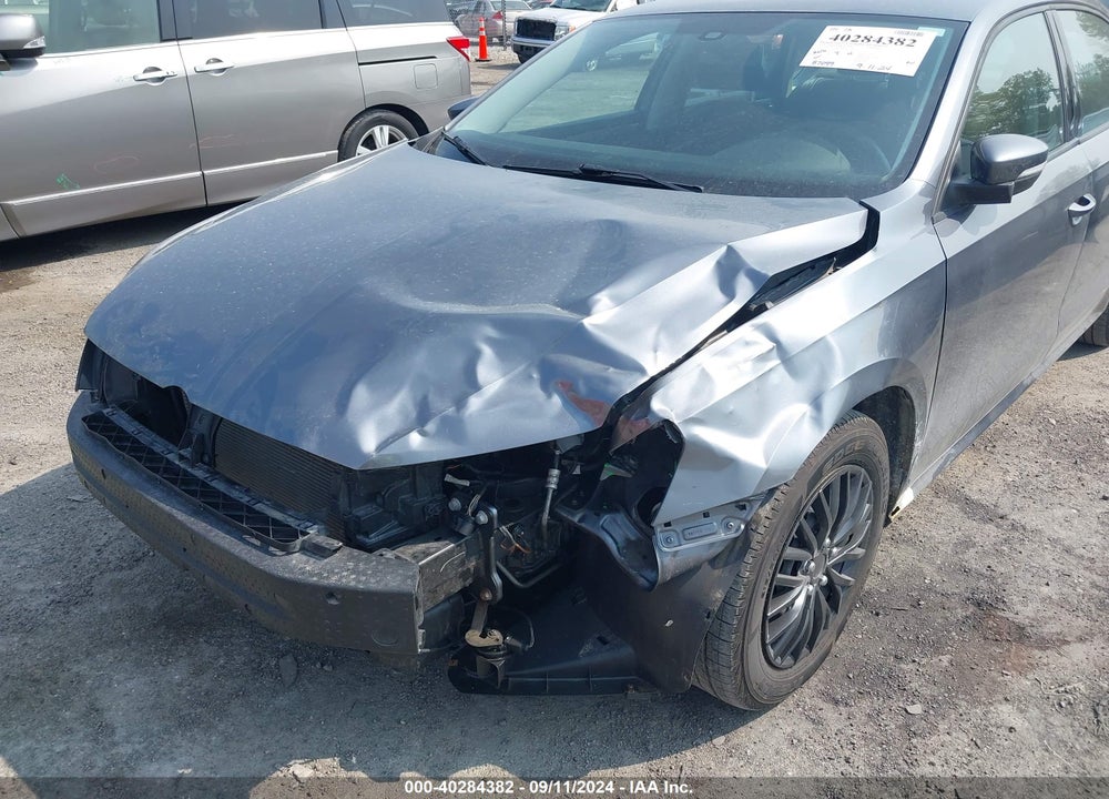 2013 VOLKSWAGEN PASSAT 2.5L S VIN: 1VWAP7A37DC004825