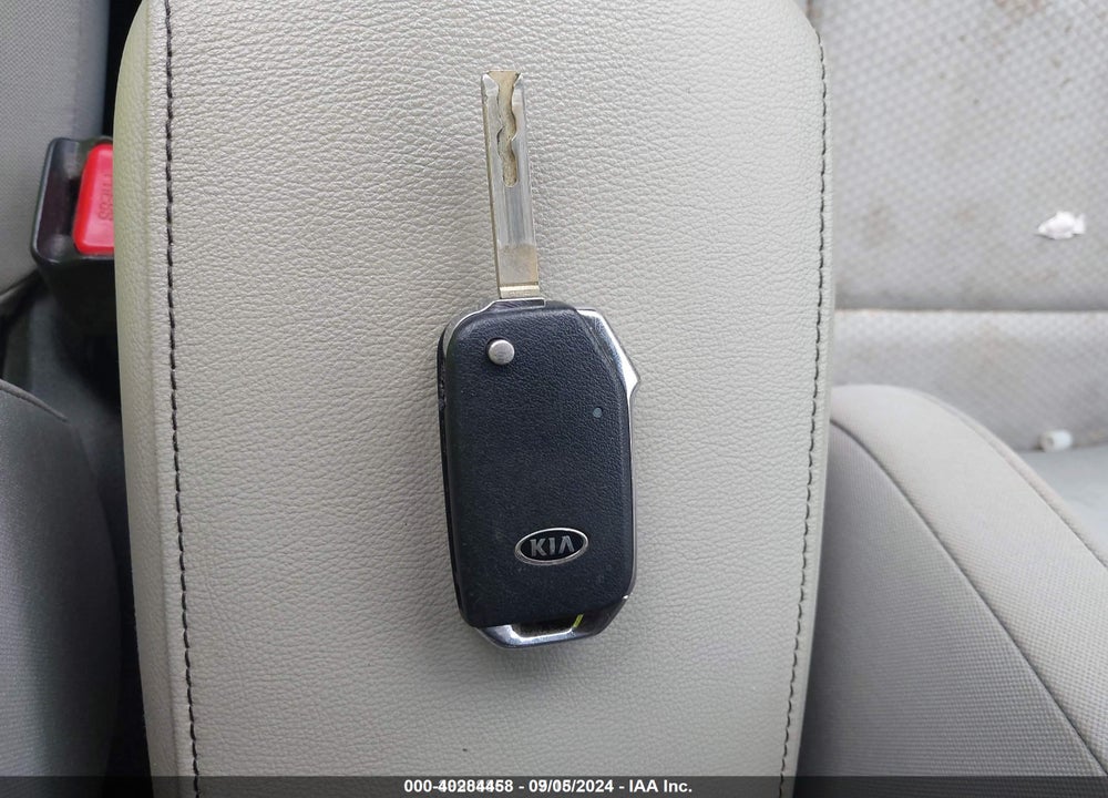 2020 KIA SOUL LX VIN: KNDJ23AU2L7707145