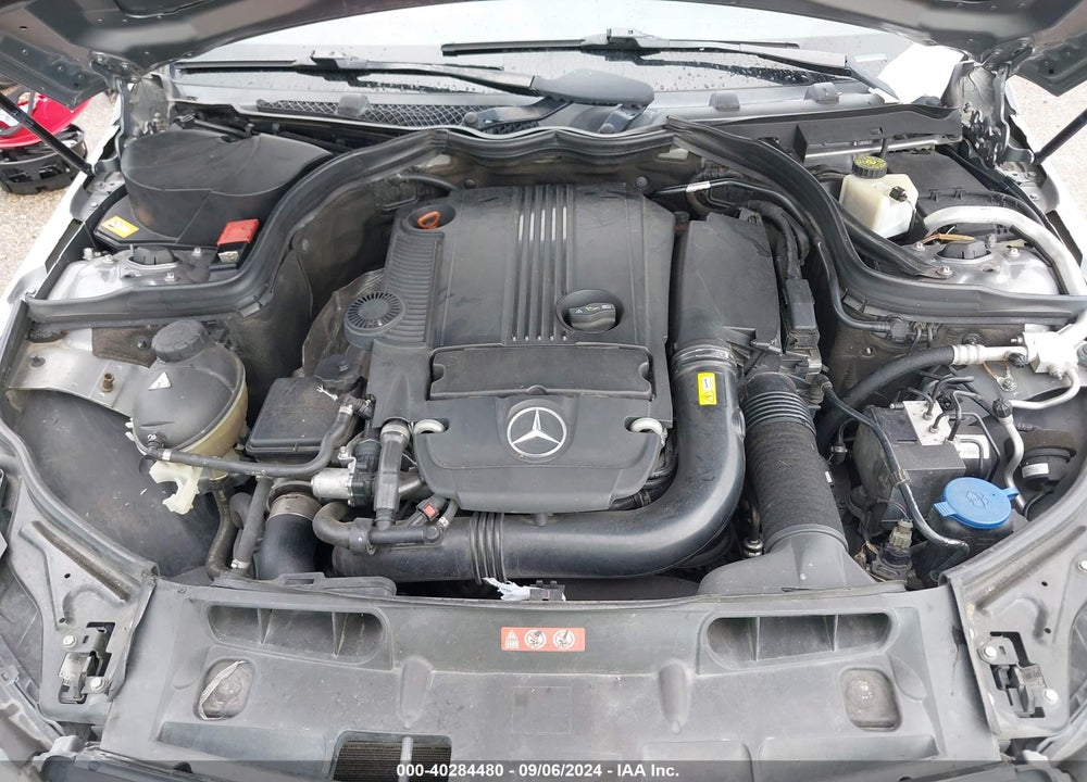 2014 MERCEDES-BENZ C 250 LUXURY/SPORT VIN: WDDGF4HB3EA957661