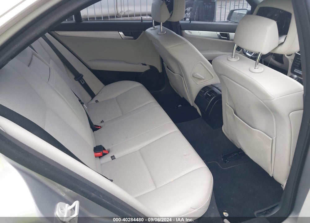2014 MERCEDES-BENZ C 250 LUXURY/SPORT VIN: WDDGF4HB3EA957661