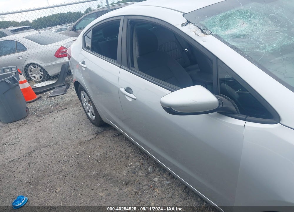 2018 KIA FORTE LX VIN: 3KPFL4A77JE165038