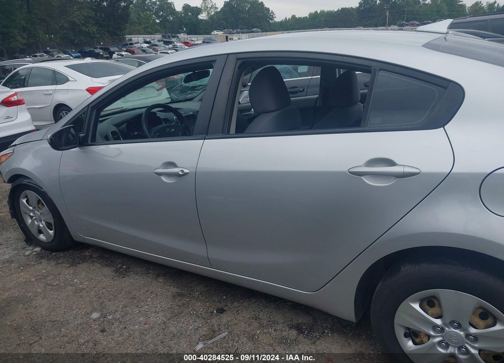 2018 KIA FORTE LX VIN: 3KPFL4A77JE165038