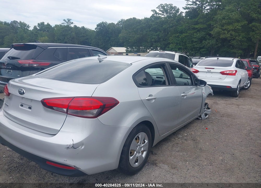 2018 KIA FORTE LX VIN: 3KPFL4A77JE165038