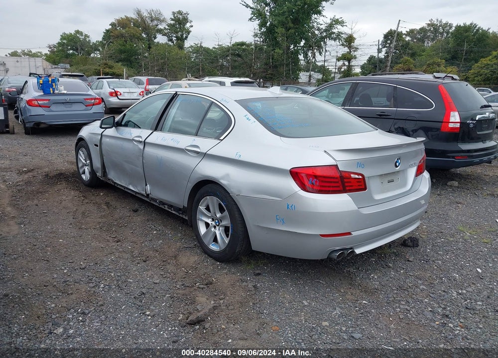 2011 BMW 528I VIN: WBAFR1C5XBC737492