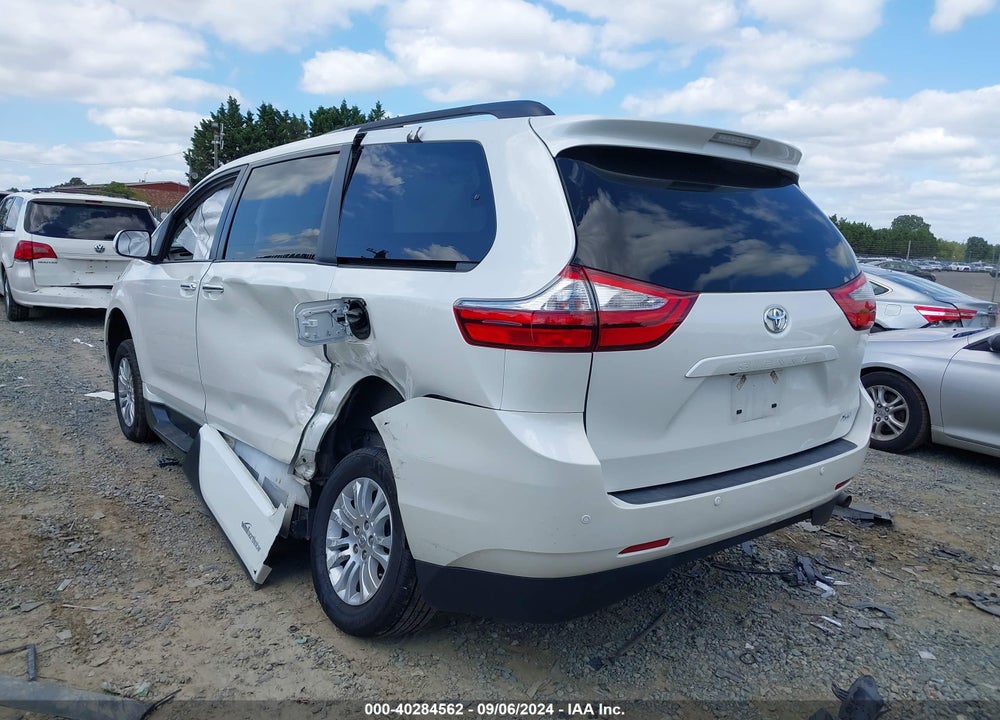 2017 TOYOTA SIENNA XLE PREMIUM 8 PASSENGER VIN: 5TDYZ3DCXHS815006