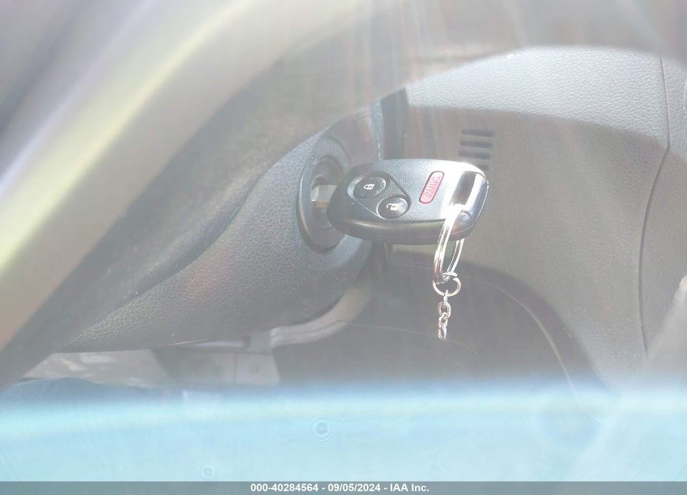 2011 HONDA FIT VIN: JHMGE8G38BS000431