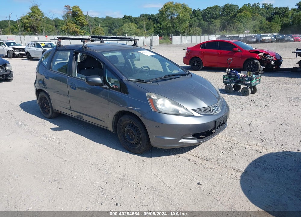 2011 HONDA FIT VIN: JHMGE8G38BS000431