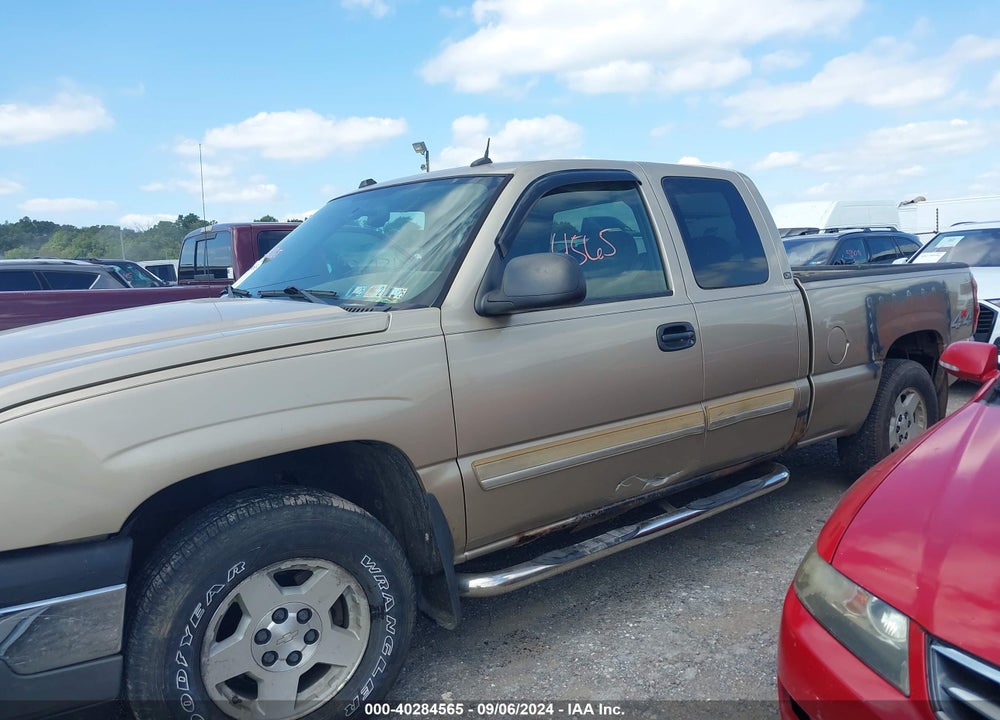 2005 CHEVROLET SILVERADO 1500 LS VIN: 1GCEK19BX5E147639
