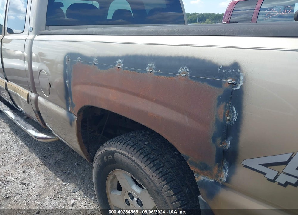 2005 CHEVROLET SILVERADO 1500 LS VIN: 1GCEK19BX5E147639