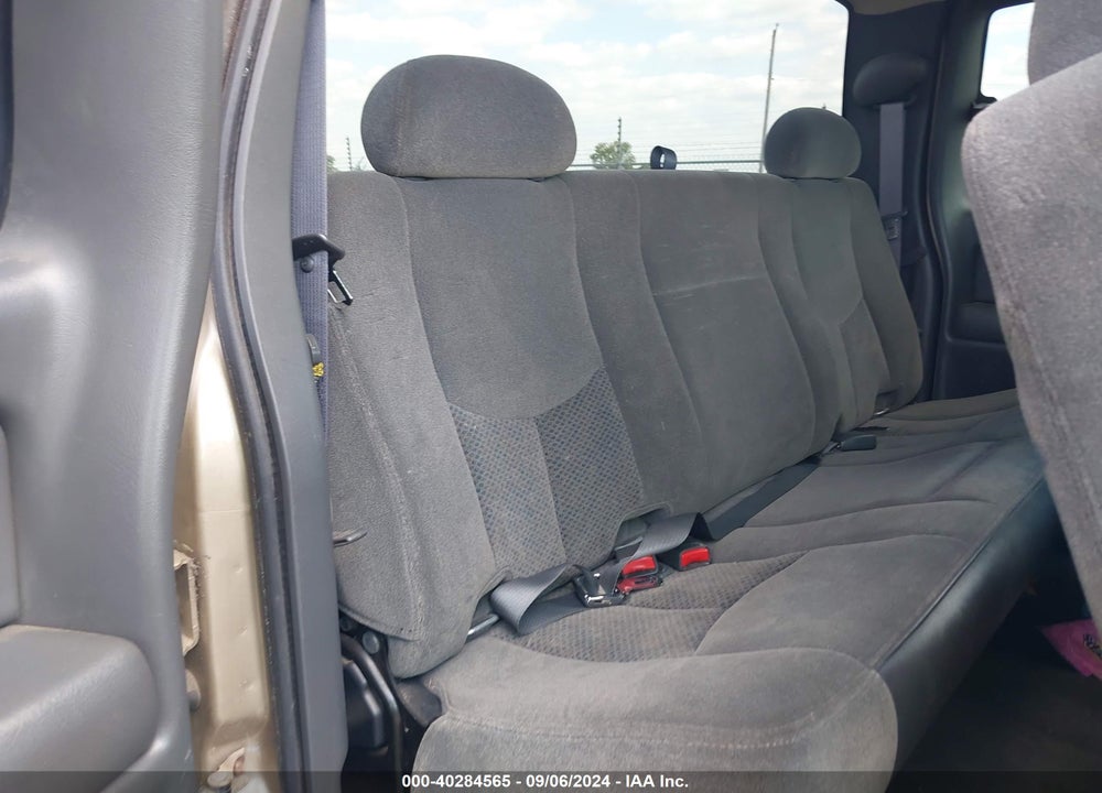 2005 CHEVROLET SILVERADO 1500 LS VIN: 1GCEK19BX5E147639