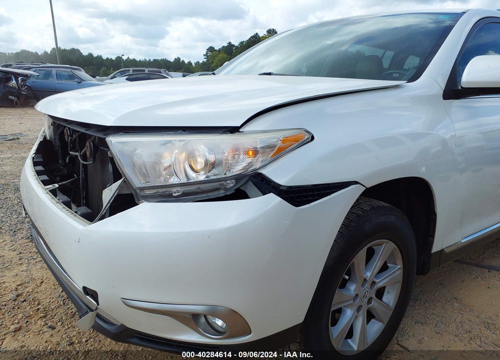 2011 TOYOTA HIGHLANDER SE V6 VIN: 5TDBK3EH4BS064383