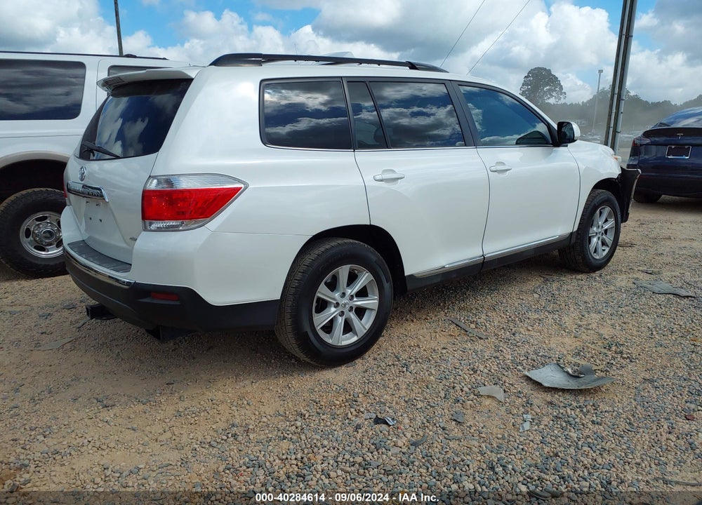 2011 TOYOTA HIGHLANDER SE V6 VIN: 5TDBK3EH4BS064383