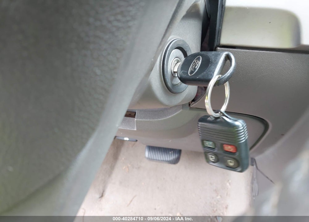 2009 FORD FOCUS SEL VIN: 1FAHP37N19W232611