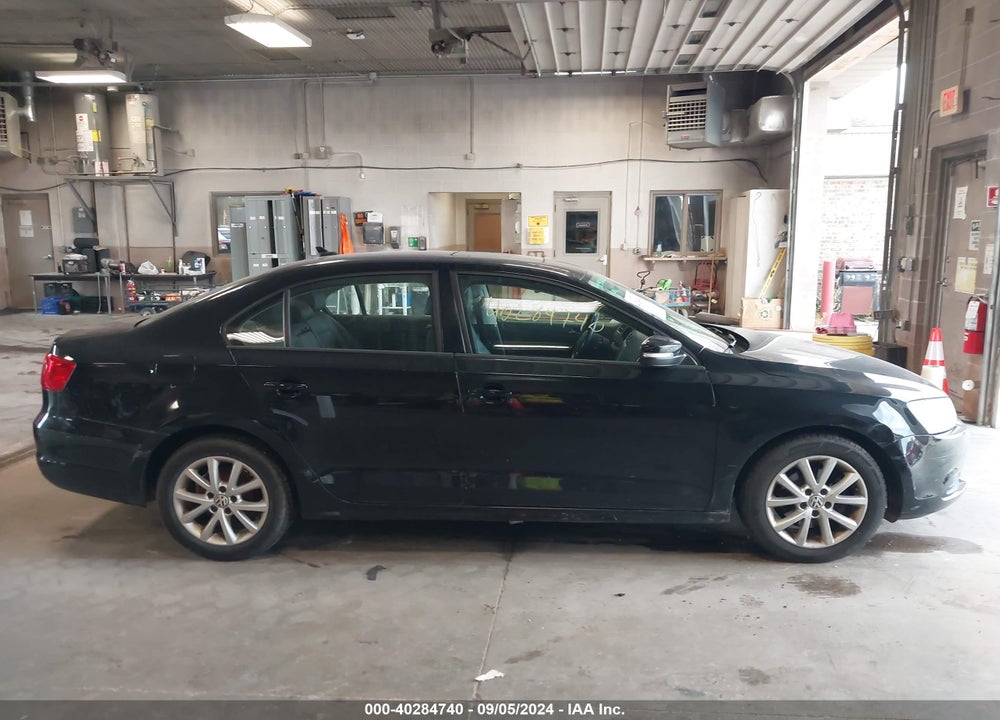 2011 VOLKSWAGEN JETTA 2.5L SE VIN: 3VWDX7AJ5BM127675