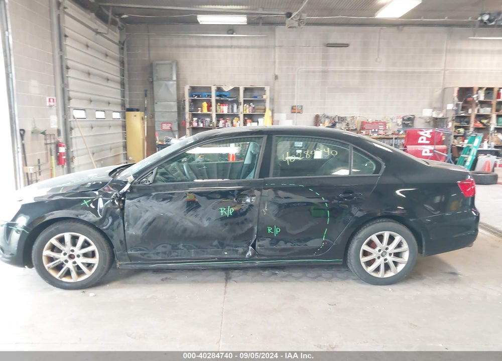 2011 VOLKSWAGEN JETTA 2.5L SE VIN: 3VWDX7AJ5BM127675